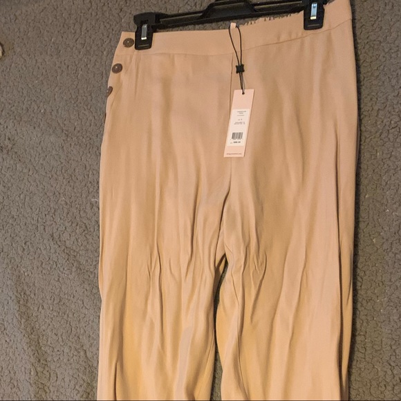 BCBG linen pants in size small NWT. - Picture 9 of 12